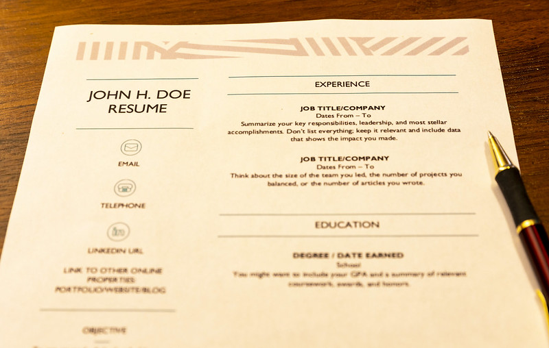 What is the best way to evaluate a resume?